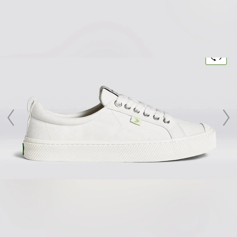 Cariuma OCA‎ Low Off-White Canvas Sneaker